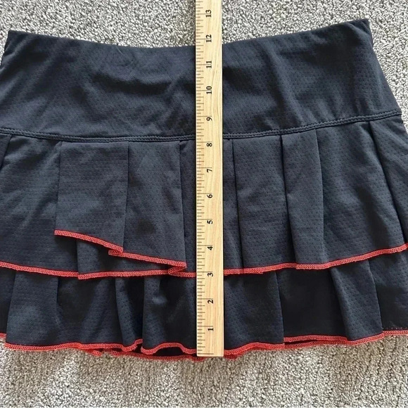 Lucky in Love Skort Women's Size Medium Black Red - Picture 4 of 7